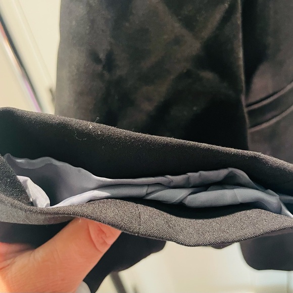 Calvin Klein Women's Two Button Lux Blazer size 16 made in Vietnam - Picture 3 of 8